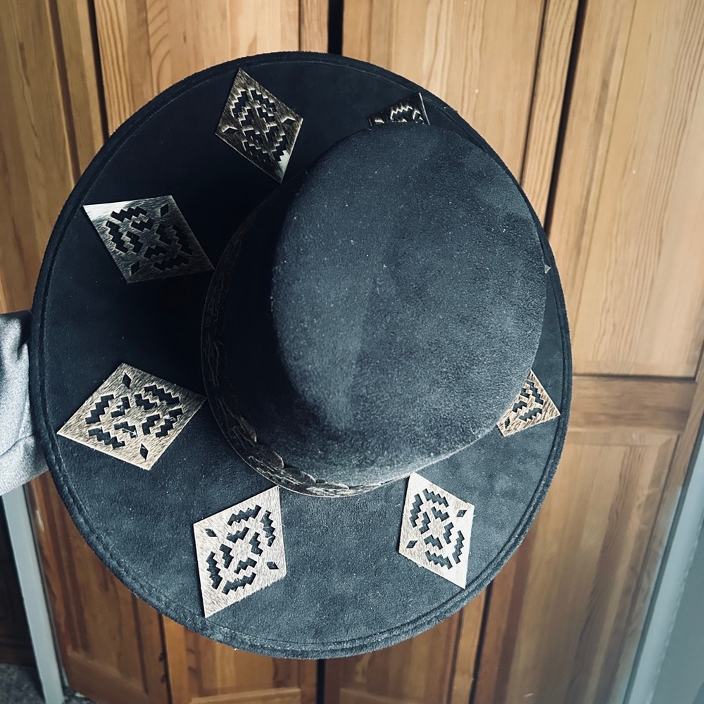 Maya Black Felt Hat with Cowhide